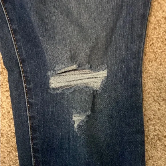 Old Navy Blue Skinny Jeans with Distressed Details - Picture 5 of 8